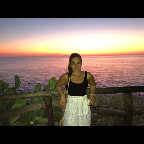 Meet your Posher, Amanda - Picture 1 of 1